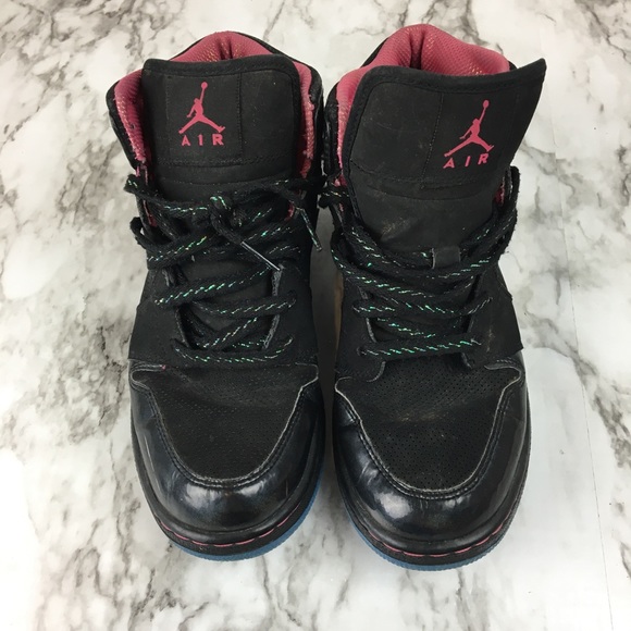 Jordan Shoes - Nike Air Jordan 1 Retro Sneakers